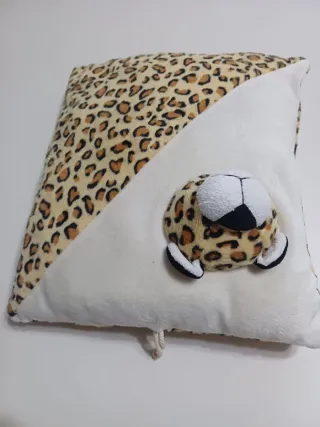 Cuscino con testa di ghepardo in pile