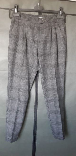 Pantalones de pinza. Nuevos. De mujer. Muy calenti
