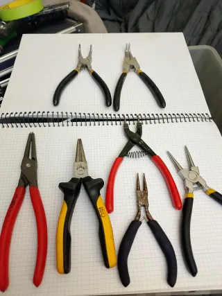 Lote de 7 alicates de punta
