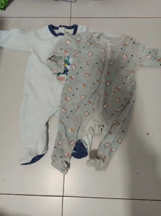 Conjunto bebé 2 pijamas erizos y Oops