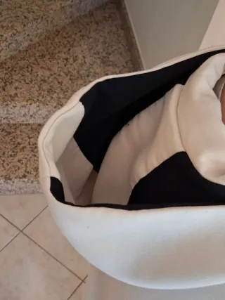 Cappotto beige con dettagli oro