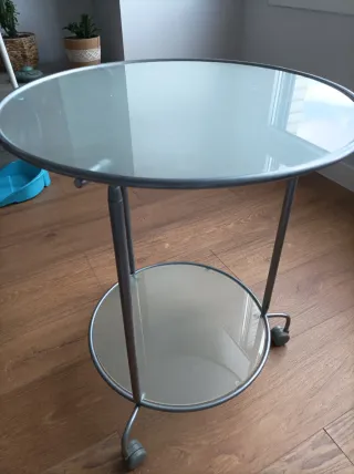 Mesa auxiliar redonda cristal y metal