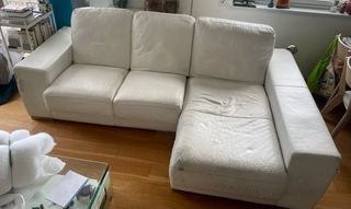 Sofá chaiselongue de cuero blanco