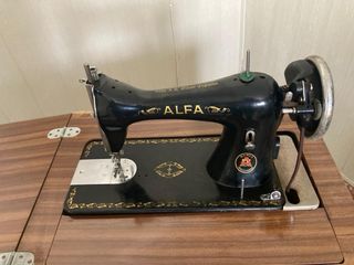 Máquina de Coser Alfa Vintage Años 70