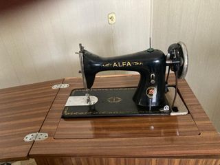 Máquina de Coser Alfa Vintage Años 70