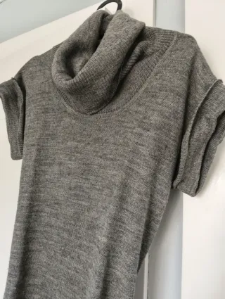 Vestido de lana gris con cinturón