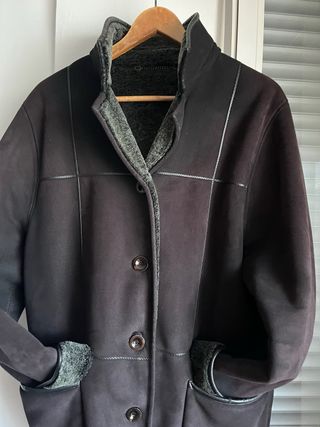 Chaquetón de piel, de mujer, diseño exclusivo.