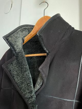 Chaquetón de piel, de mujer, diseño exclusivo.