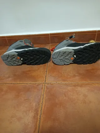 Botas de montaña niño/niña talla 38