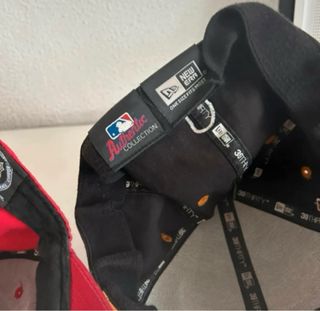 Gorras New Era Rojas y negra talla M