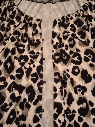 Camiseta leopardo botones mujer