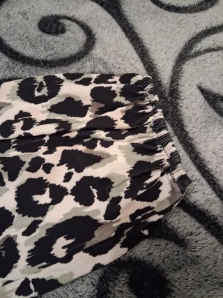 Camiseta leopardo botones mujer