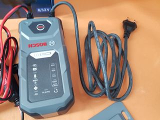 Cargador Batería Coche Bosch C30 3.5A
