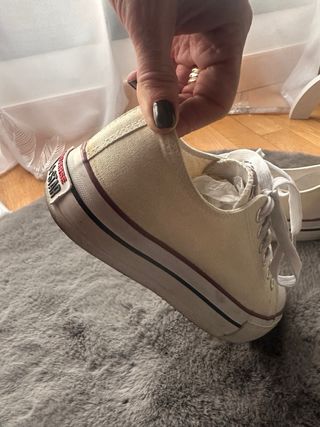 Zapatillas Converse 38-39 crema