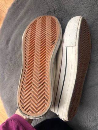 Zapatillas Converse 38-39 crema