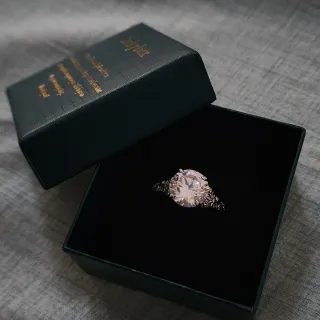 Anillo de plata con gran circonita