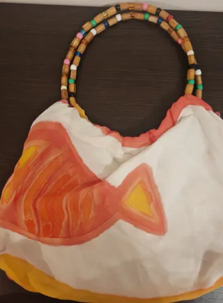 Borsettina leggera con manici in legno