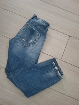 Vaqueros Zara mujer desgastados
