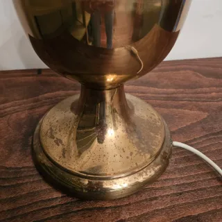 Preciosa lámpara de mesa vintage - metal dorado.
