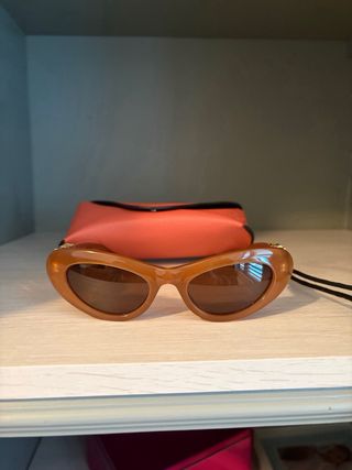 Gafas de sol Loewe marrones y doradas