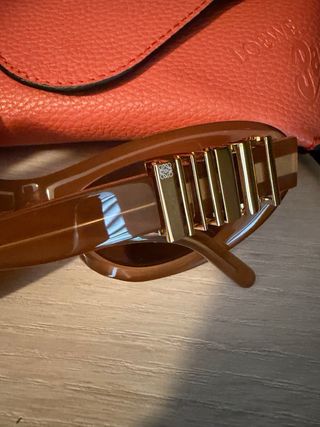 Gafas de sol Loewe marrones y doradas