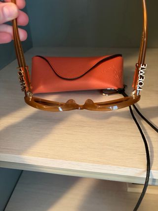 Gafas de sol Loewe marrones y doradas