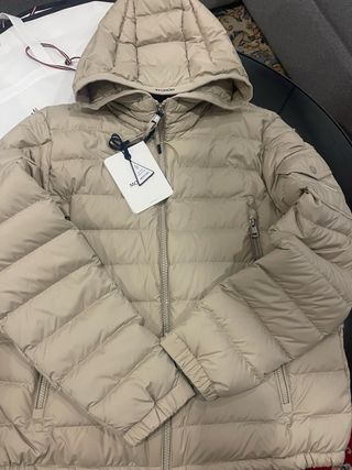 Plumas Moncler Beige talla 2