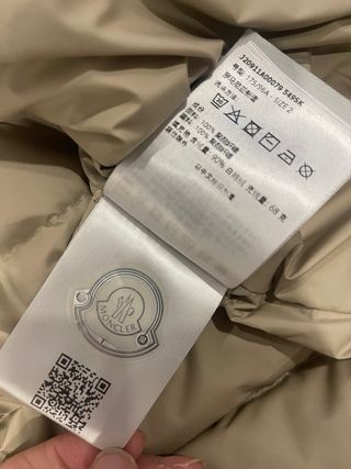 Plumas Moncler Beige talla 2