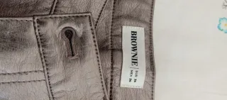 Pantalón efecto piel,color bronce bronce