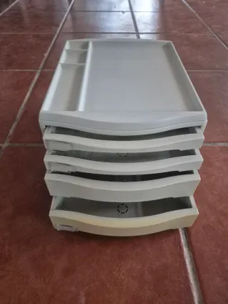 Archivador plástico 4 cajones blanco y amarillo