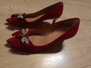 Zapatos KARMINE de tacón rojos con lazo