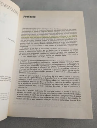 MATEMÁTICAS DISCRETA Y COMBINATORIA. Ralph