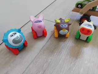 Camión Transportador Madera Animales y Coches