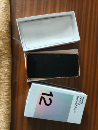 OPPO Reno 12 FS 5G con funda