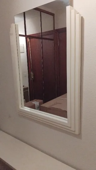 Mueble recibidor con espejo crudo brillo