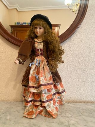 Muñeca de porcelana antigua