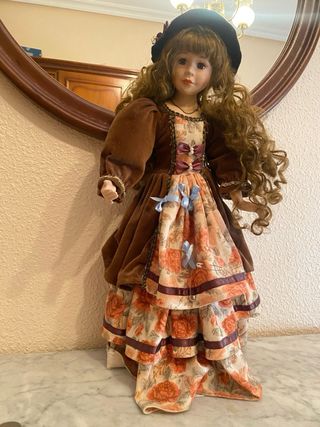 Muñeca de porcelana antigua