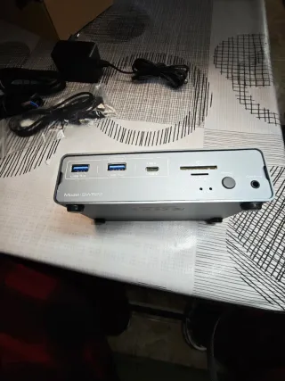 Conmutador KVM USB-C 13 en 1