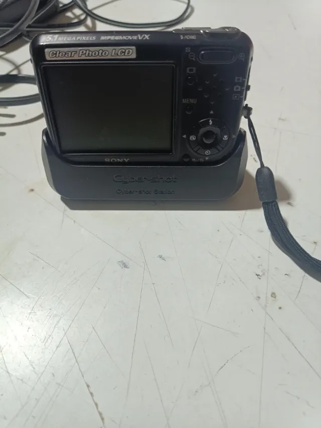 Cámara Digital Sony Cyber-shot Optical Zoom 3x