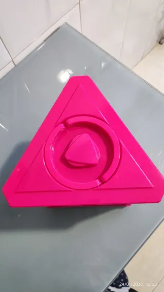 Pirámide de abalorios para manualidades