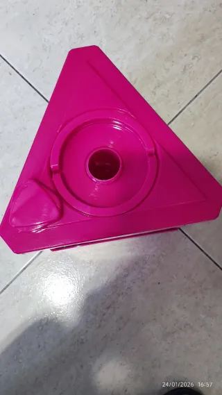 Pirámide de abalorios para manualidades