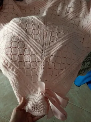 Toca de bebé rosa con lazo