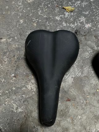 Sillín de bicicleta negro