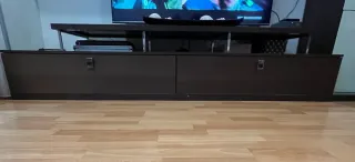 Mueble de salón madera y cristal