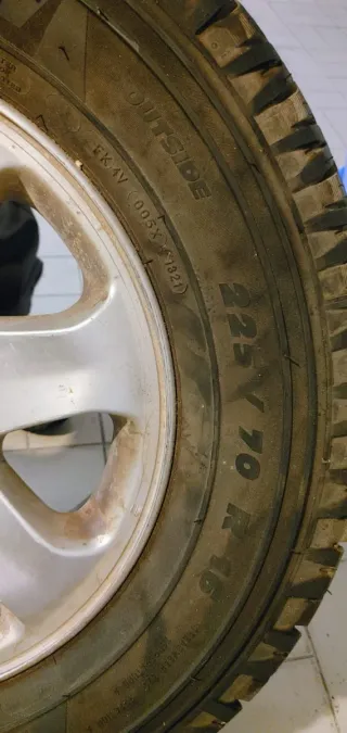 4 llantas KIA Carnival + Michelin/BFGoodrich 225/7