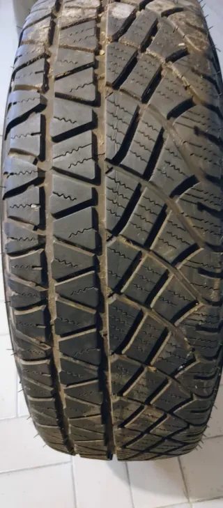 4 llantas KIA Carnival + Michelin/BFGoodrich 225/7