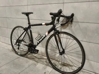 BICICLETA CARRETERA BTWIN TRIBAN 500