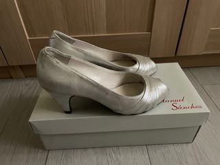 Zapatos de fiesta plateados