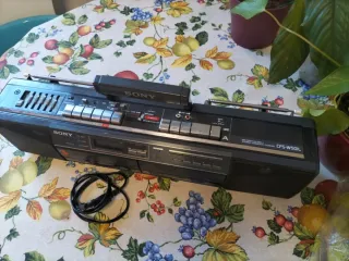 Bombox radio cassette Sony CFS W501L