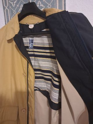 Chaqueta Impermeable mostaza